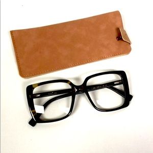 TIJN Sakia Tortoise Glasses